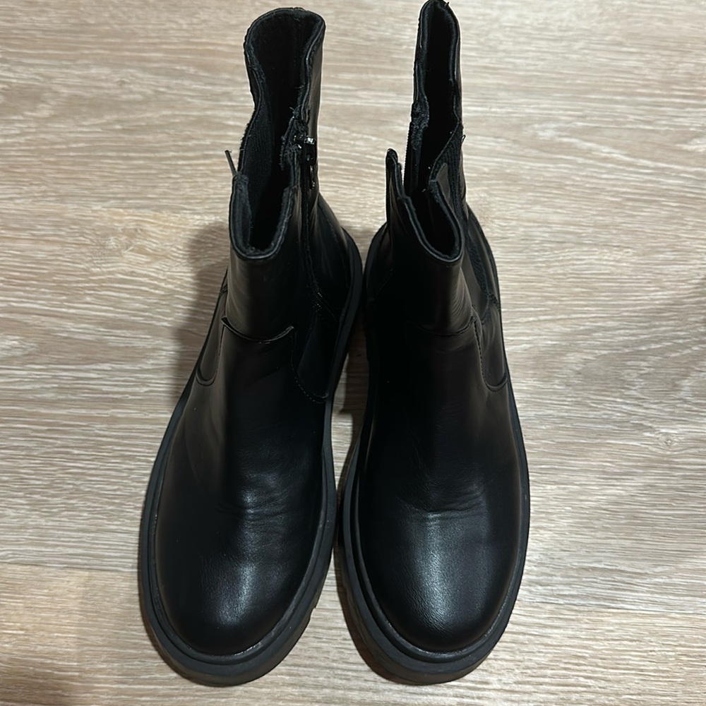 Black Chelsea Ankle Boots by Zara. Size EU36